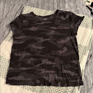 Women’s Athleta Camo t shirt